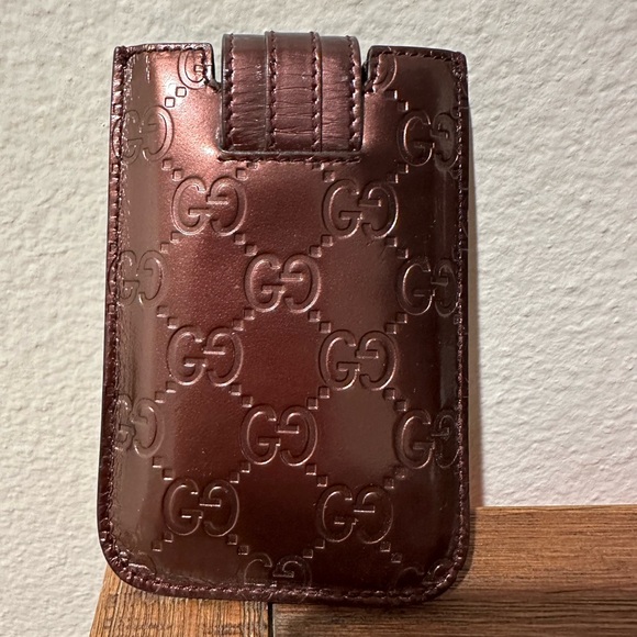 Gucci phone case can use as card case - Picture 2 of 6